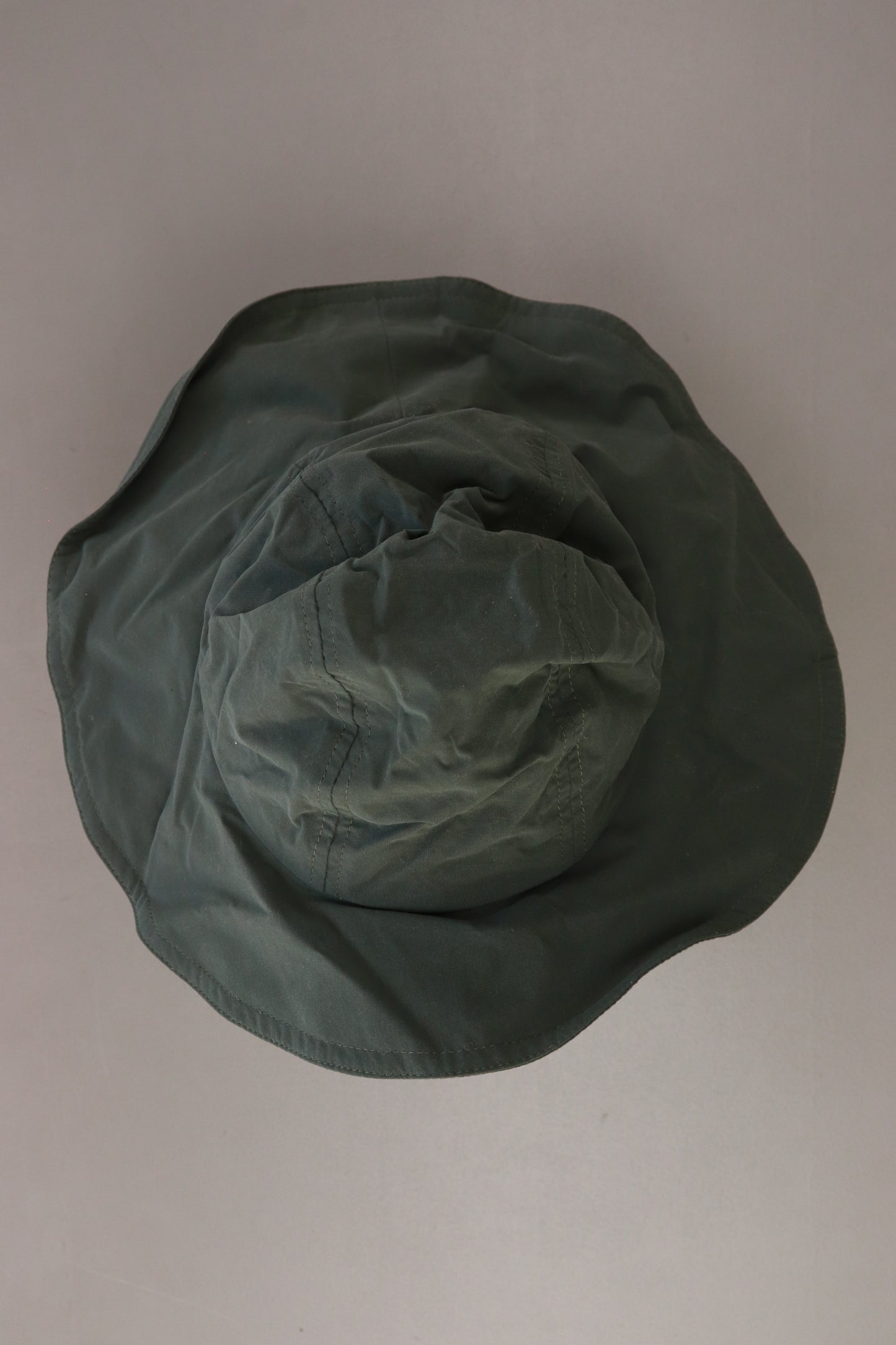 the new society Fischerhut Kinder Hut Andre olivgrün Größe M neu mit Etikett