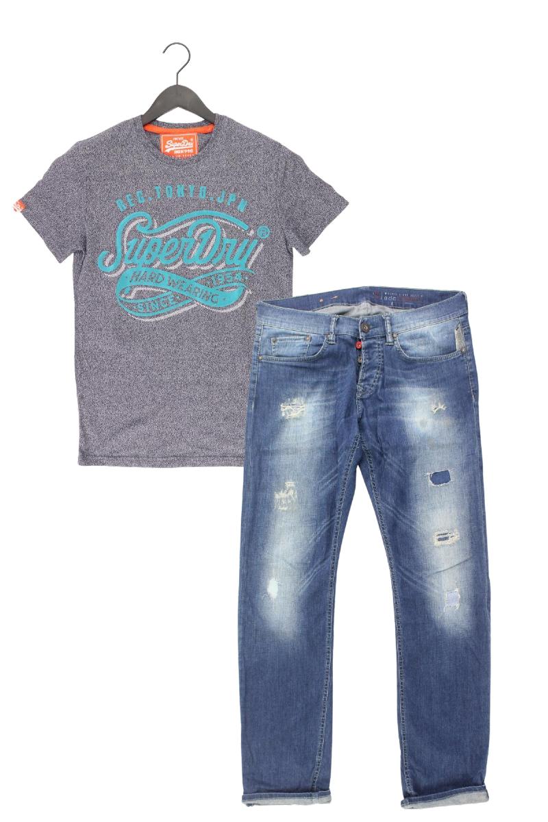 Second Hand Outfit Größe S mit Superdry Printshirt in Gr. S