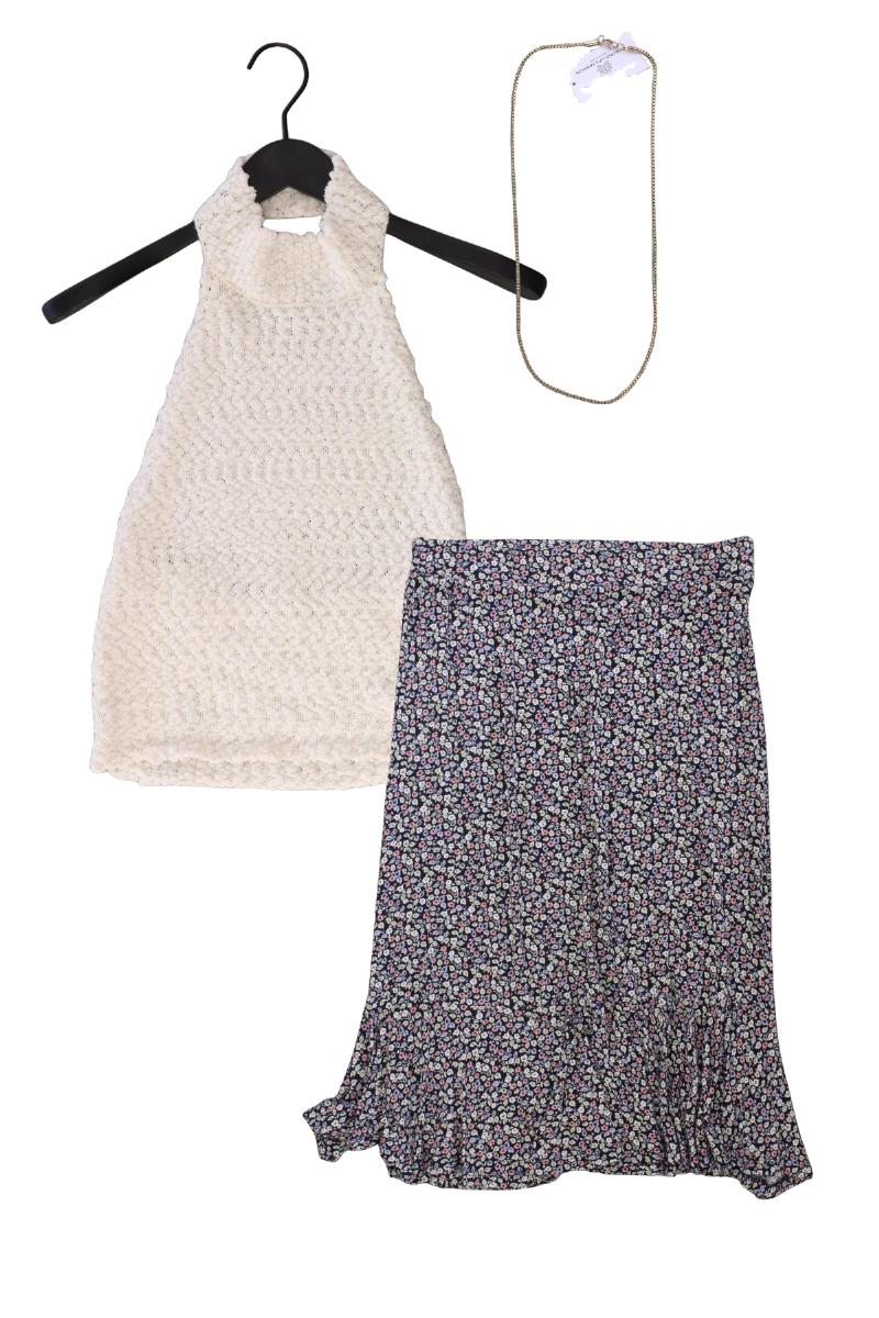 Second Hand Outfit Größe L mit Zara Neckholdertop in Gr. L und Halskette