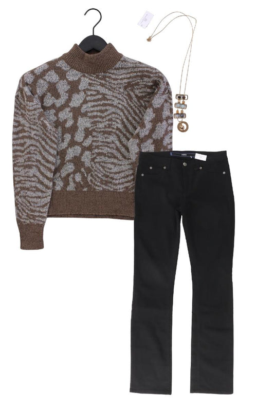 Second Hand Outfit Größe S mit Feinstrickpullover in Gr. S und Halskette