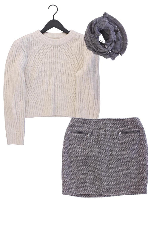 Second Hand Outfit Größe S mit Grobstrickpullover in Gr. S und Schal