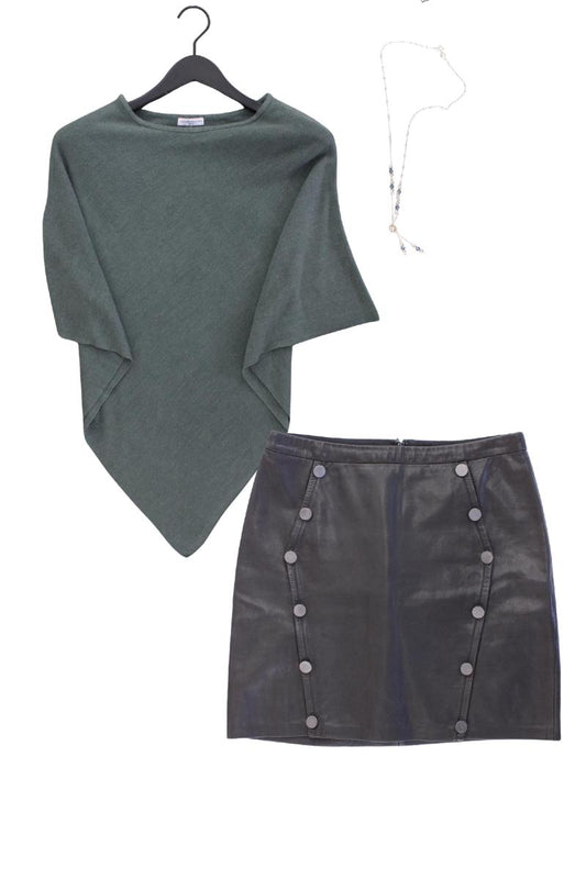 Second Hand Outfit Größe S mit Jacqueline de Yong Poncho in Gr. S und Halskette