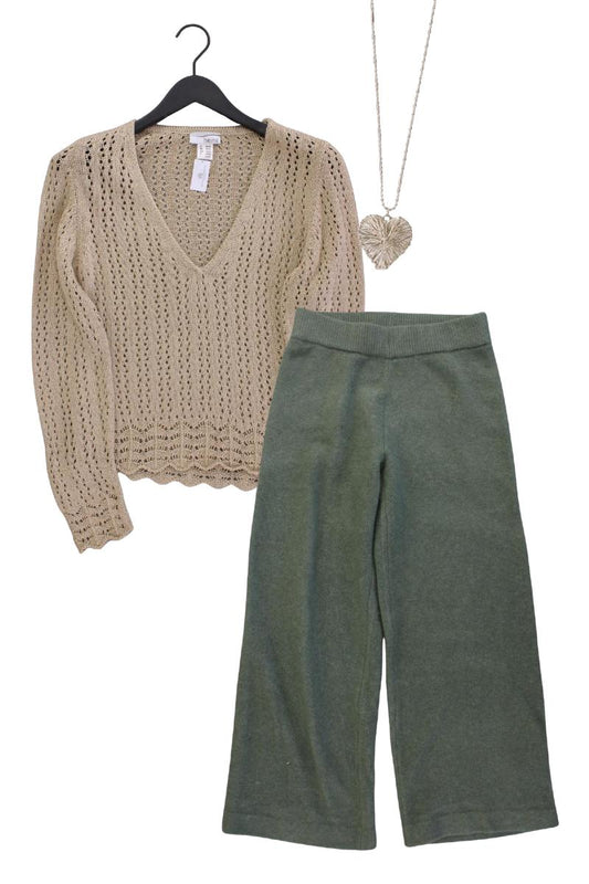 Second Hand Outfit Größe S mit Heine Langarmpullover in Gr. 36/38 und Halskette