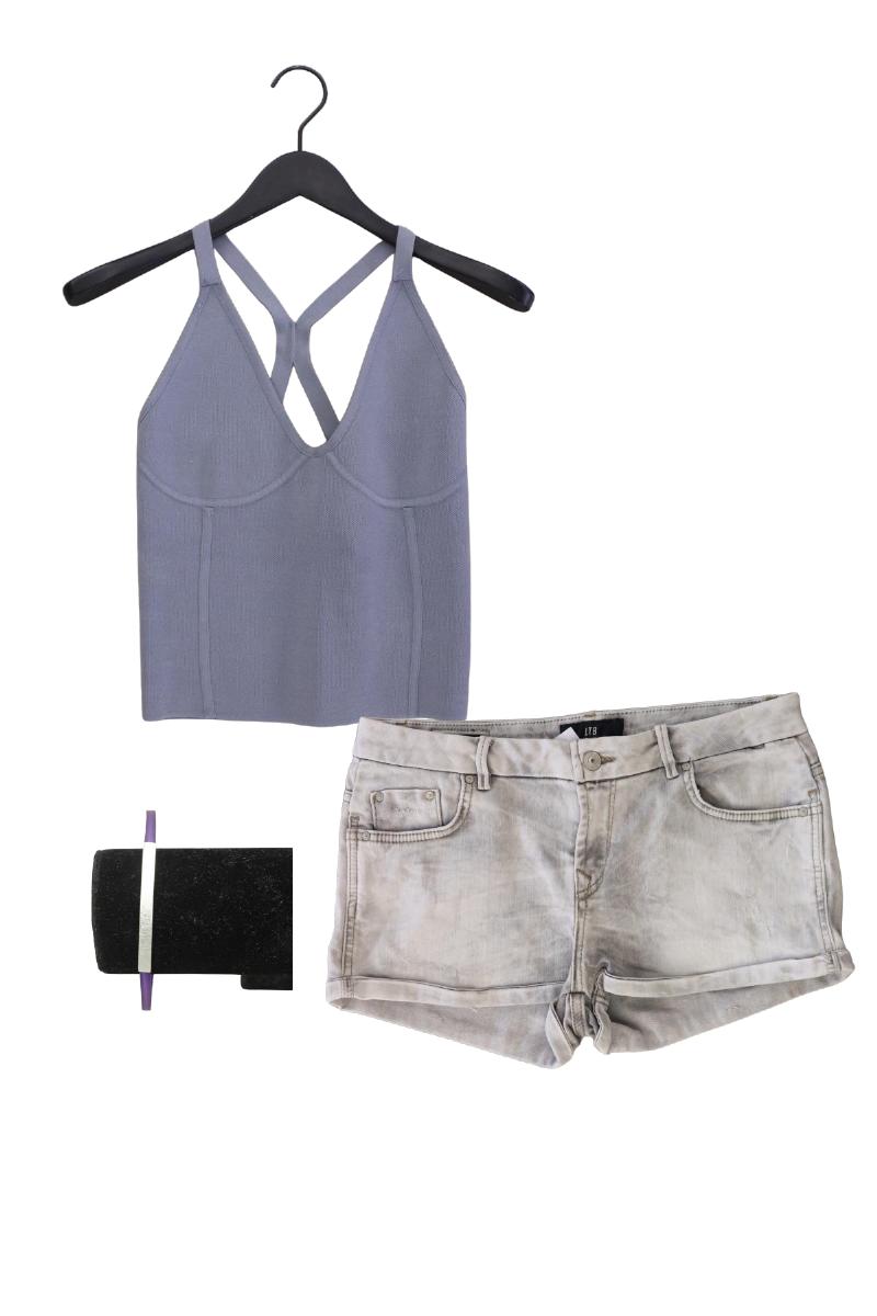 Second Hand Outfit Größe M mit Zara Trägertop in Gr. M, LTB Jeansshorts in Gr. M