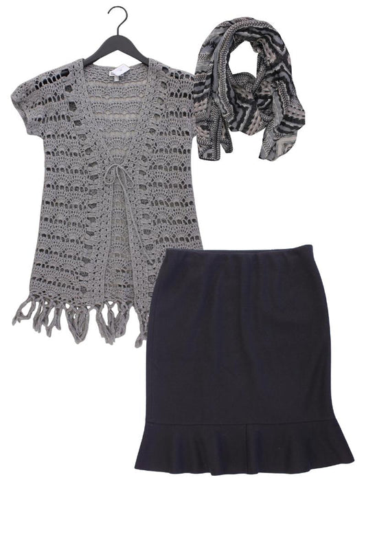 Second Hand Outfit Größe S mit Street One Strickjacke in Gr. 36 und Tuch