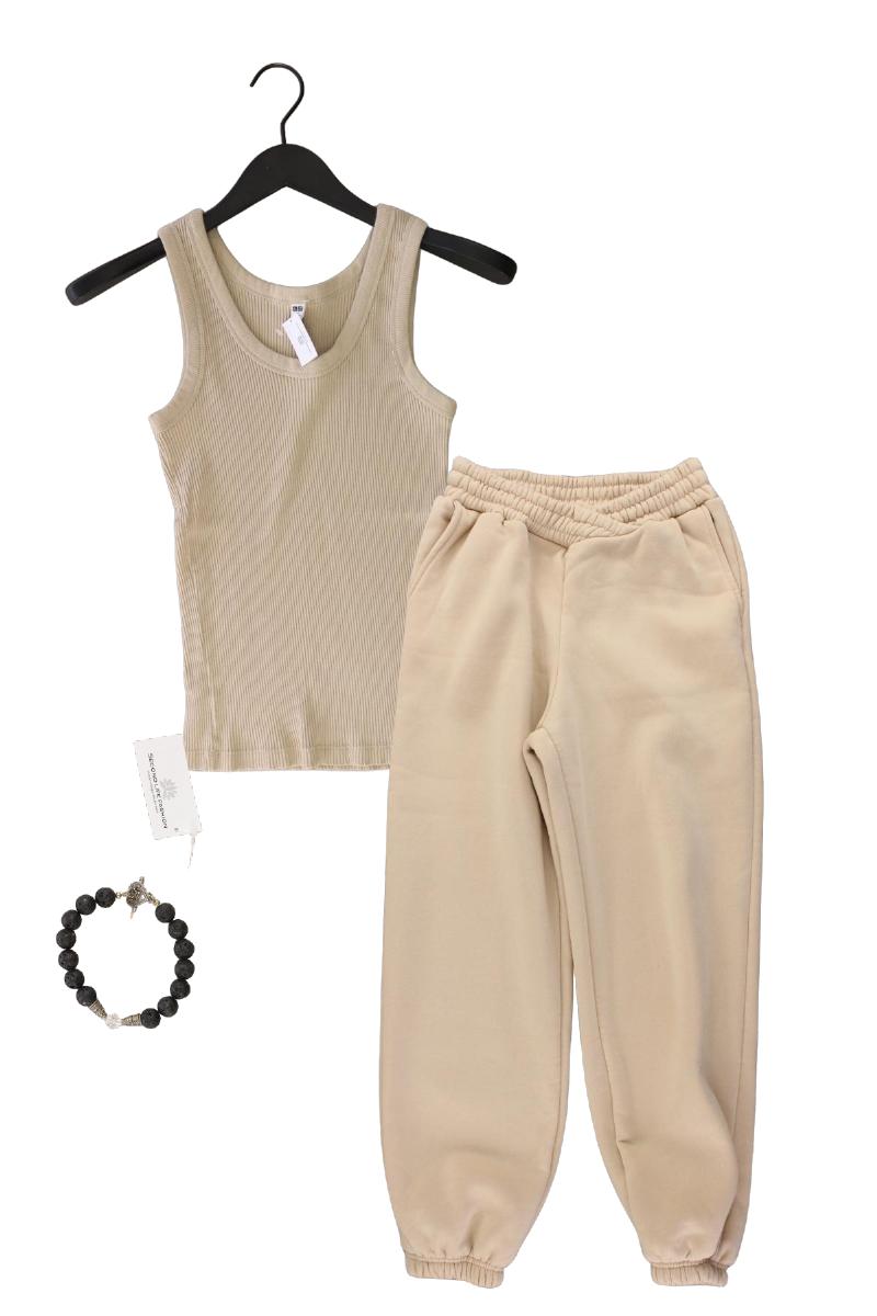 Second Hand Outfit Größe XS mit Uniqlo Trägertop in Gr. XS und Armband