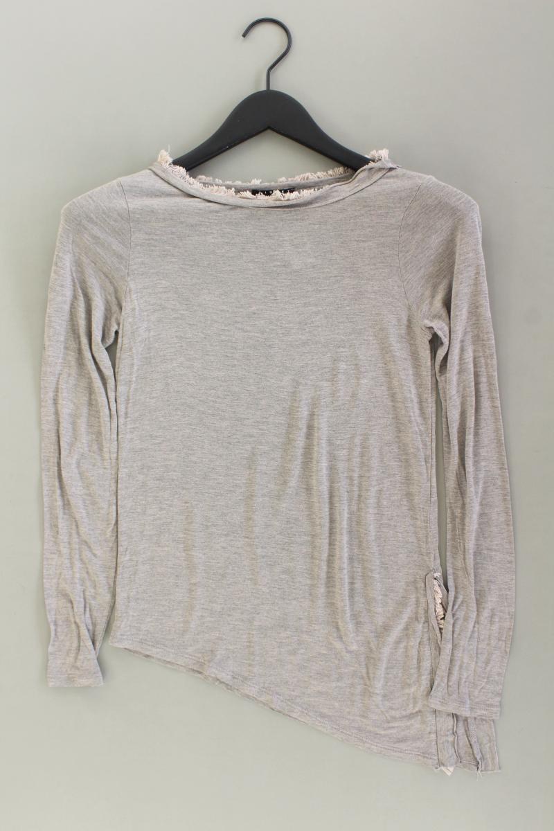 Second Hand Outfit Größe XS mit Sisley Longsleeve-Shirt in Gr. XS und Halskette