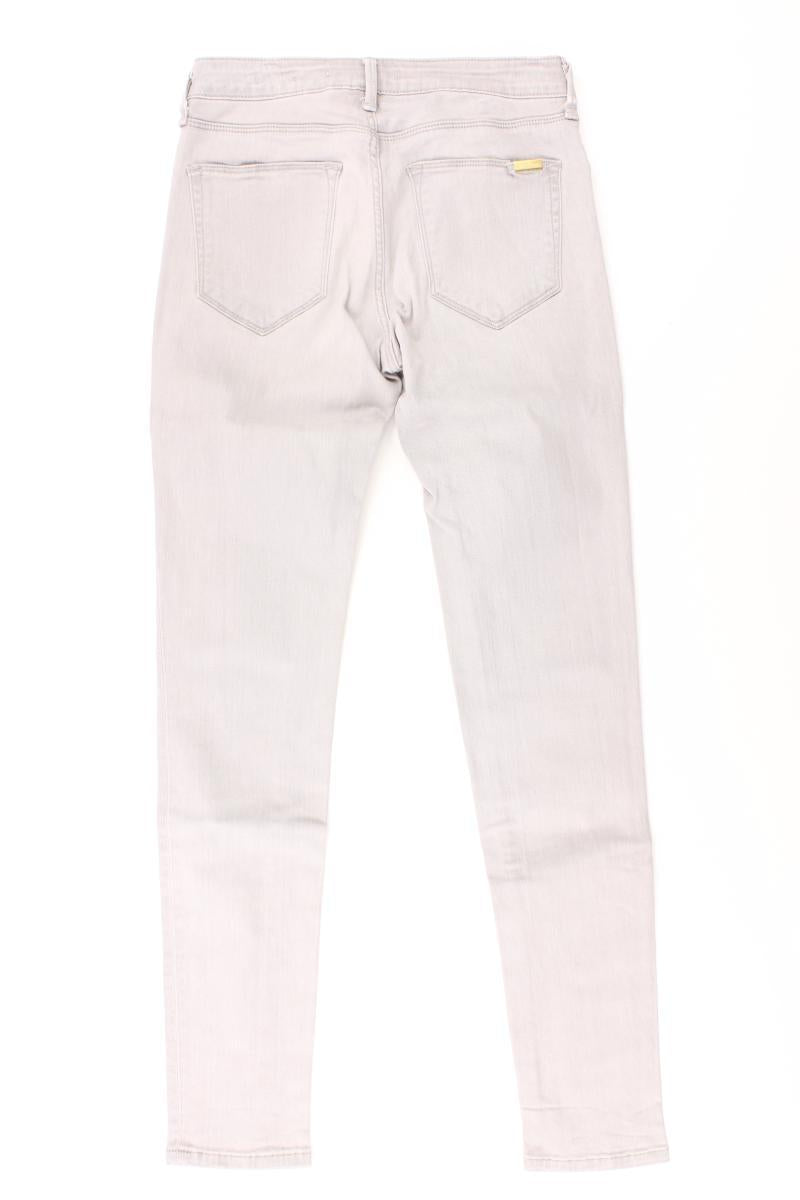 Second Hand Outfit Größe XS mit Zara Regular Bluse in Gr. XS und Tuch