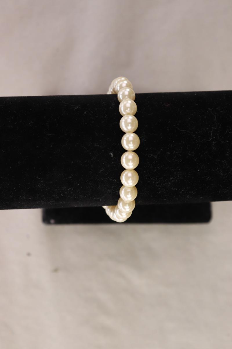 Perlenarmband creme