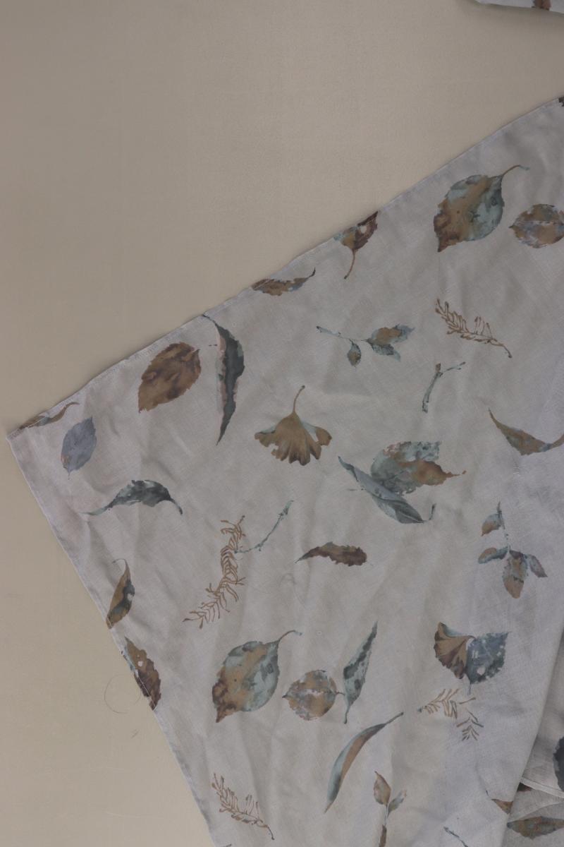 Tuch mit Blumenmuster grau