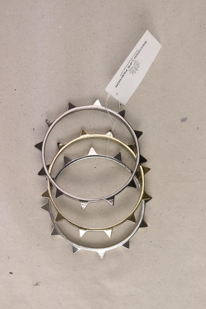 Nietenarmbänder gold