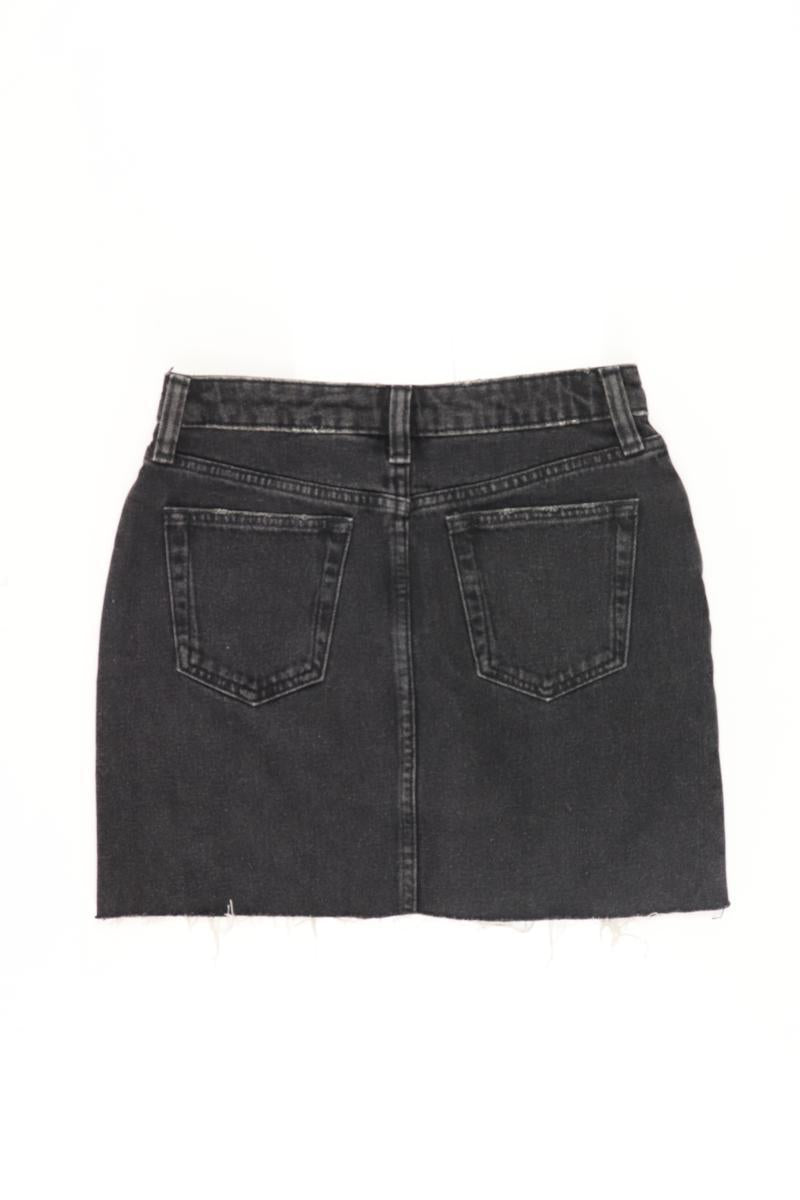 Second Hand Outfit Größe XS mit Spitzenbluse in Gr. 34, H&M Jeansrock in Gr. 34