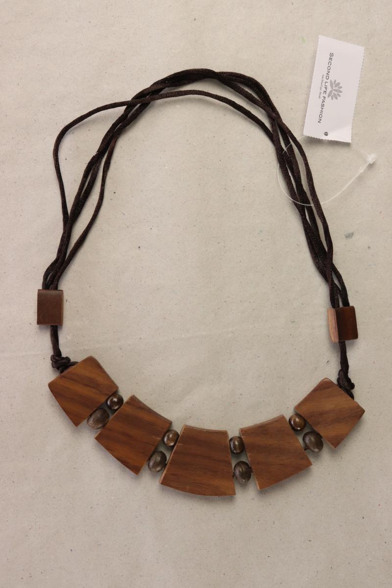 Second Hand Outfit Größe L mit Zara One-Shoulder-Shirt in Gr. L und Halskette