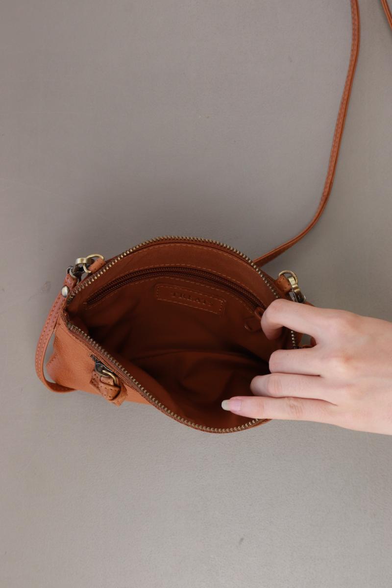 Treats Umhängetasche neuwertig braun aus Leder