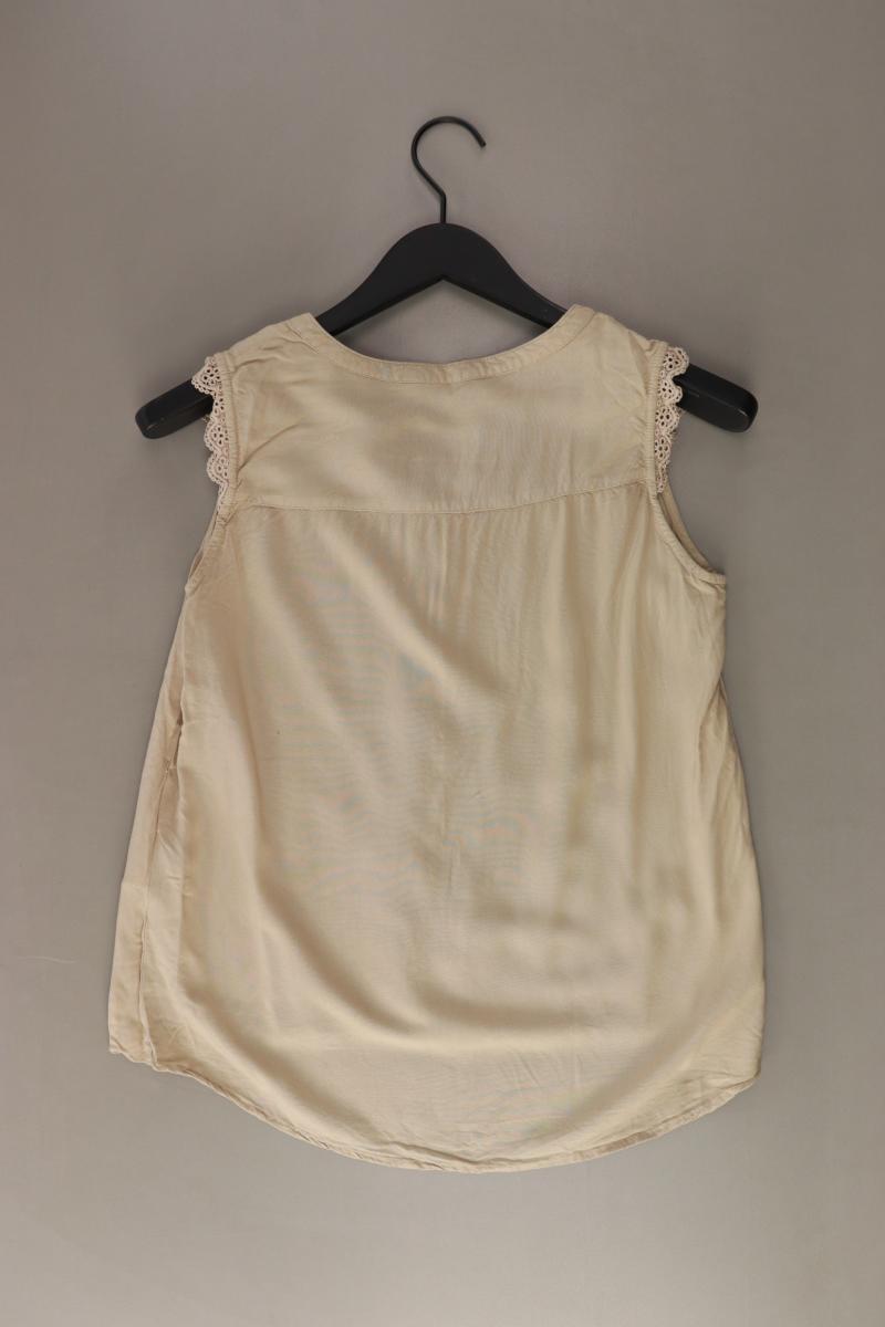 Second Hand Outfit Größe S mit Only Ärmellose Bluse in Gr. 36 und Schmuck
