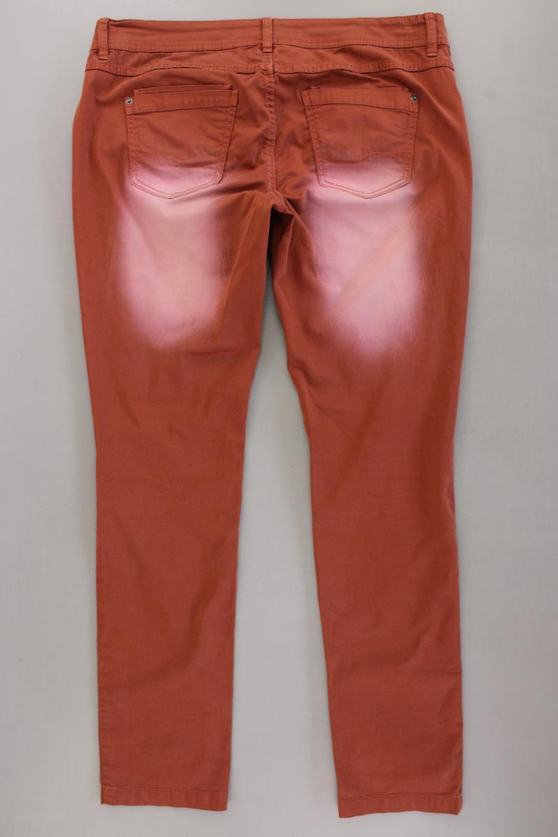QS by s.Oliver Hose Gr. 44/L32 neuwertig Modell Catie mit Nieten braun