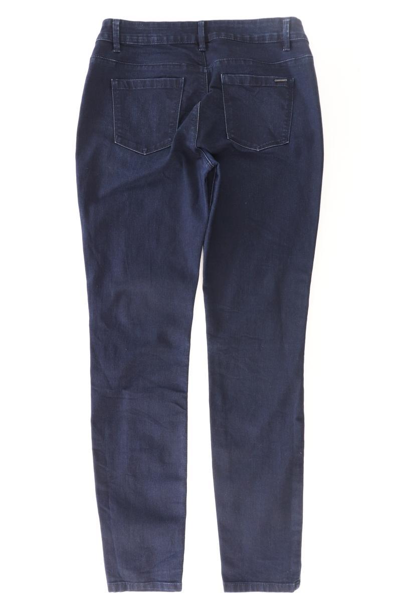 Second Hand Outfit Größe M mit Best Connections Rüschenbluse in Gr. 40 und Tuch