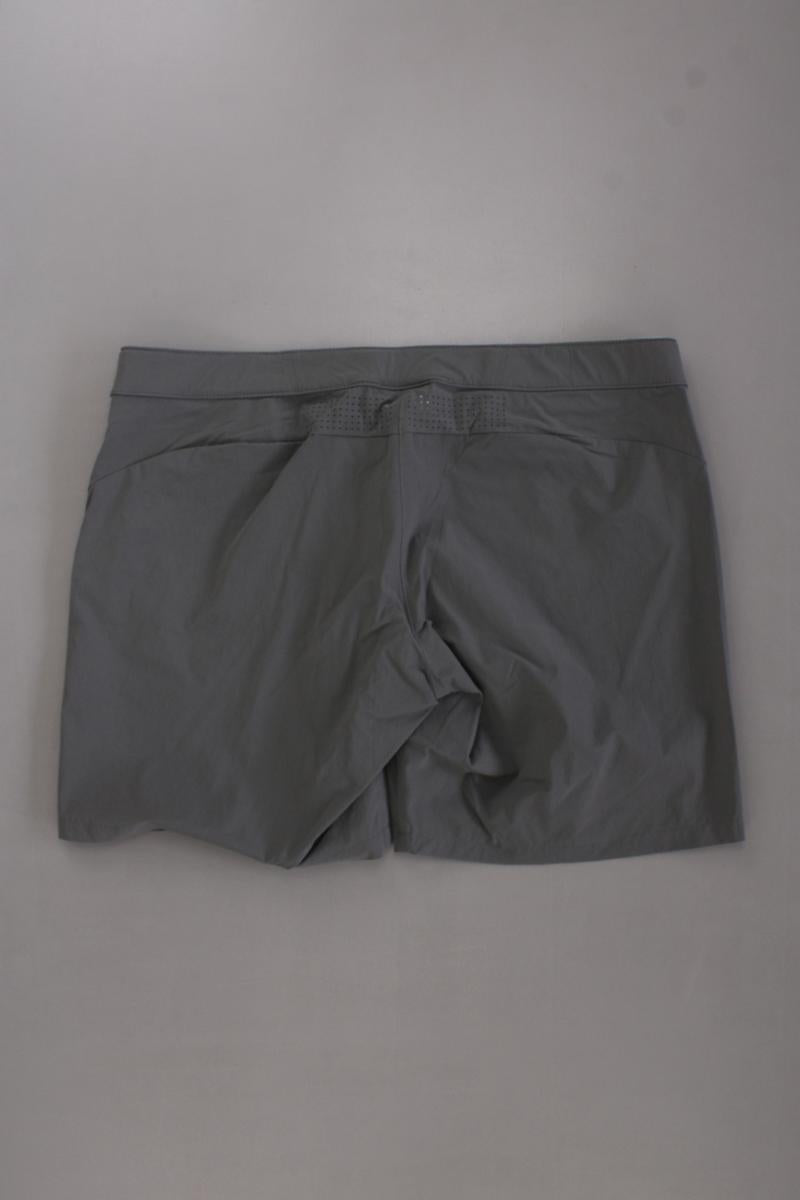 Quechua Shorts Gr. 44 grau