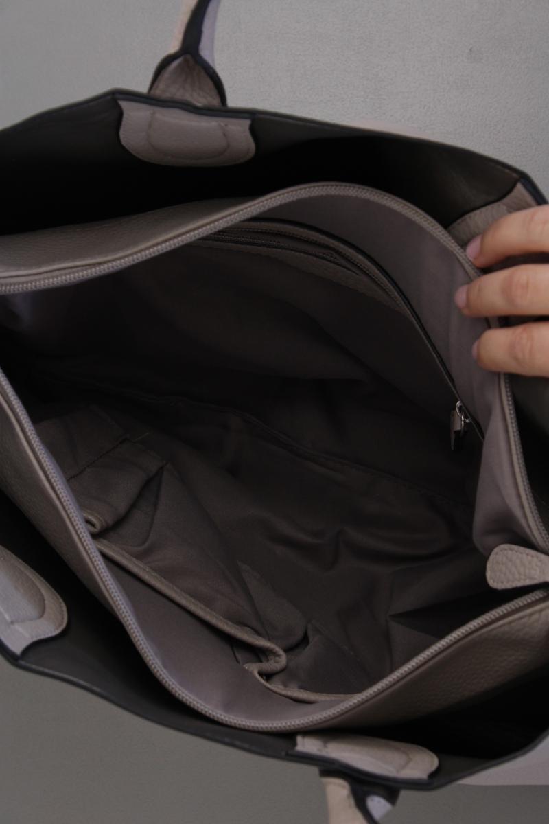 L. Credi Schultertasche neuwertig grau aus Polyurethan