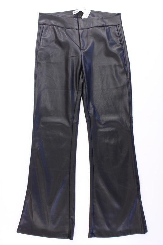 Bershka Kunstlederhose Gr. M neuwertig schwarz aus Polyester