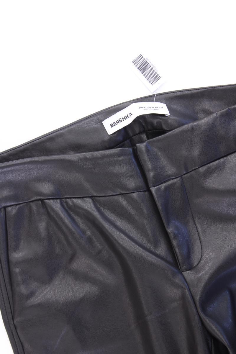 Bershka Kunstlederhose Gr. M neuwertig schwarz aus Polyester
