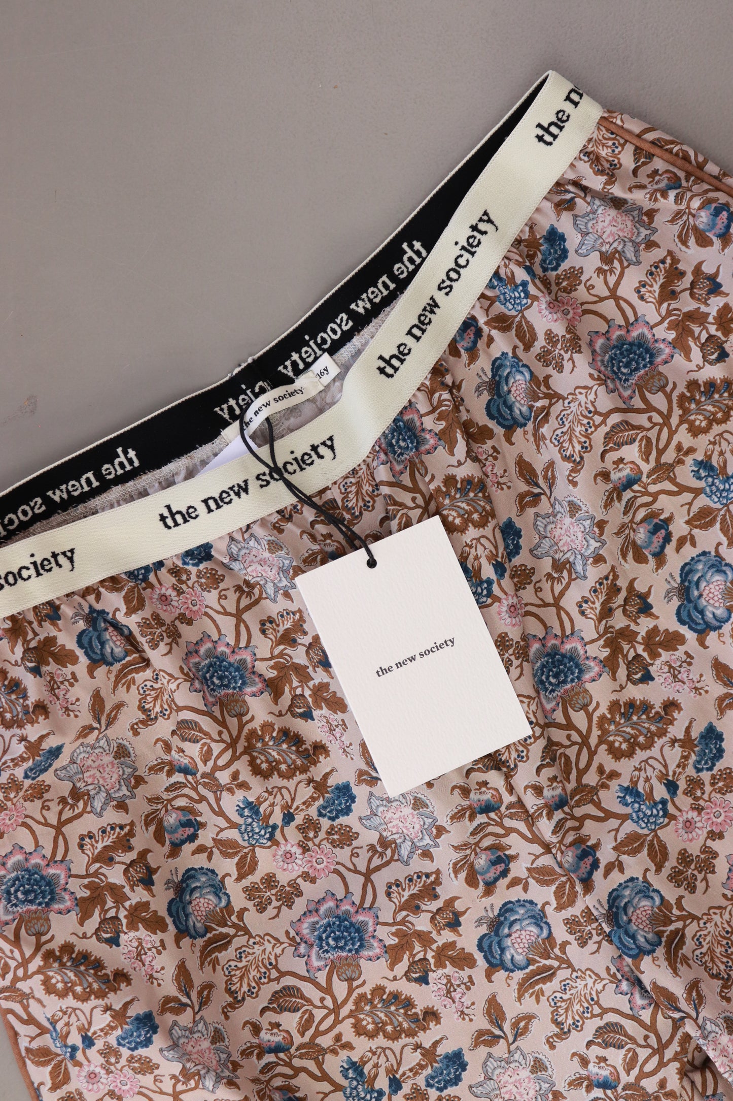 the new society Luisa Pant Vintage Flower creme Größe 16 Jahre neu mit Etikett