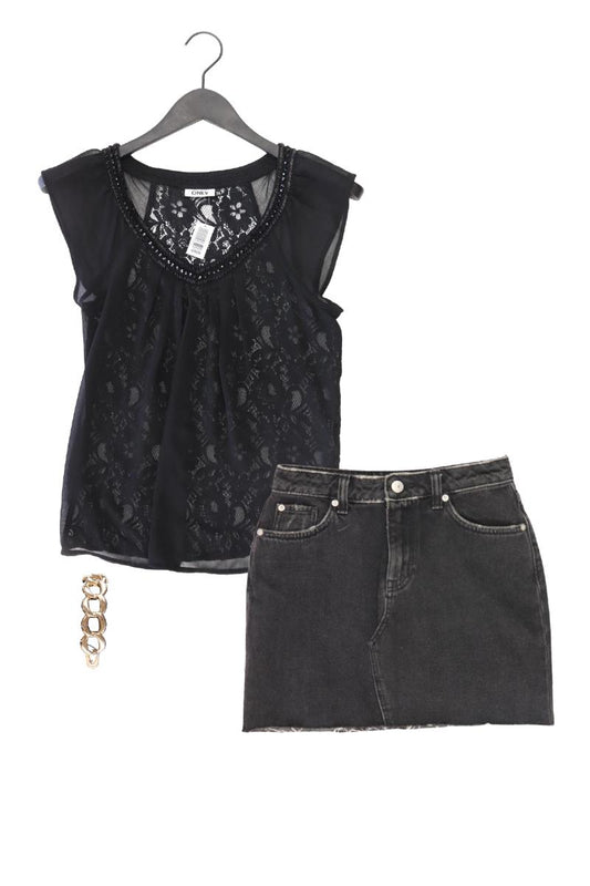 Second Hand Outfit Größe XS mit Spitzenbluse in Gr. 34, H&M Jeansrock in Gr. 34