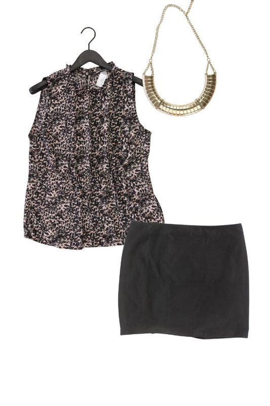 Second Hand Outfit Größe XL mit H&M Ärmellose Bluse in Gr. 44 und Halskette