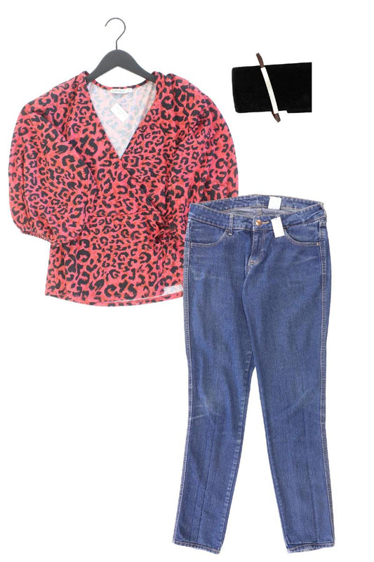 Second Hand Outfit Größe S mit LC Waikiki Printshirt in Gr. S und Halskette