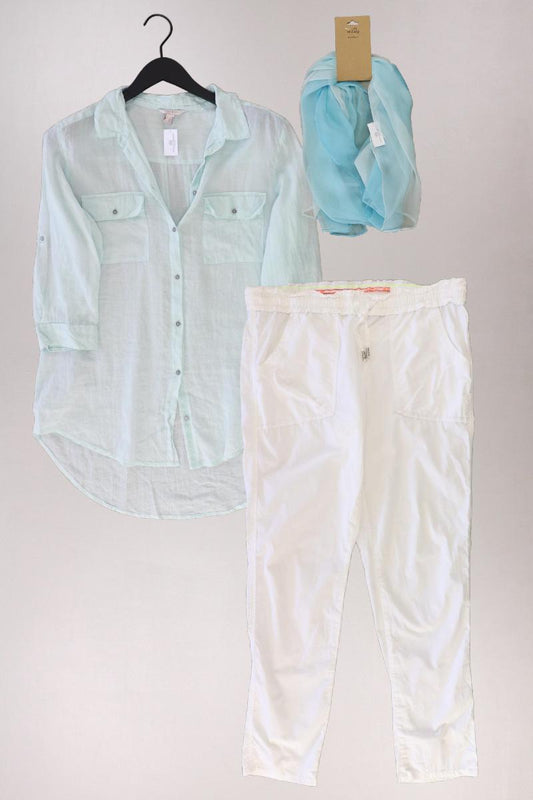 Second Hand Outfit Größe M mit Esprit Regular Bluse in Gr. 40 und Tuch