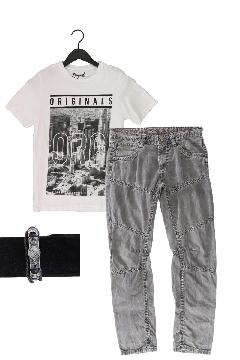 Second Hand Outfit Größe XS mit Jack & Jones Printshirt in Gr. XS und Armband