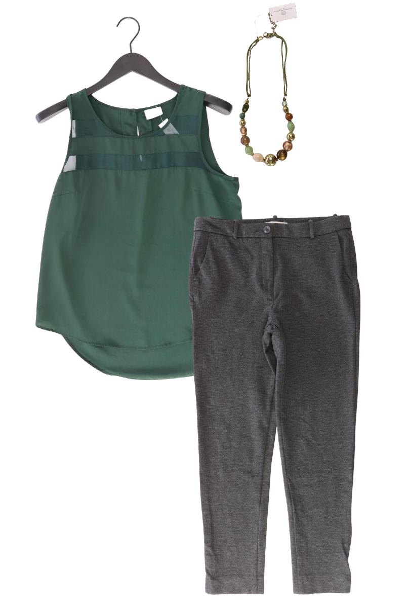 Second Hand Outfit Größe M mit Vila Ärmellose Bluse in Gr. M und Halskette