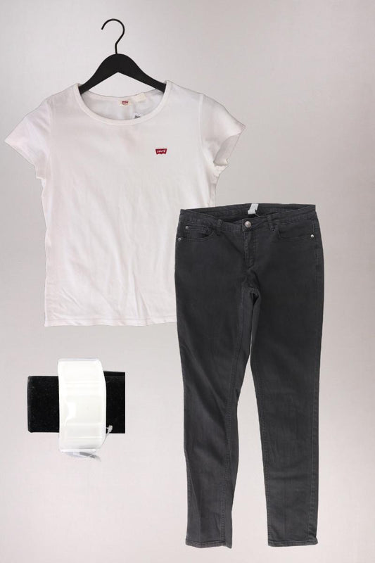 Second Hand Outfit Größe L mit Levi's T-Shirt in Gr. L und Armband