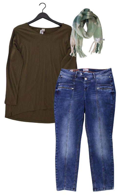 Second Hand Outfit Größe XL mit Qiero! Longsleeve-Shirt in Gr. 46 und Schal