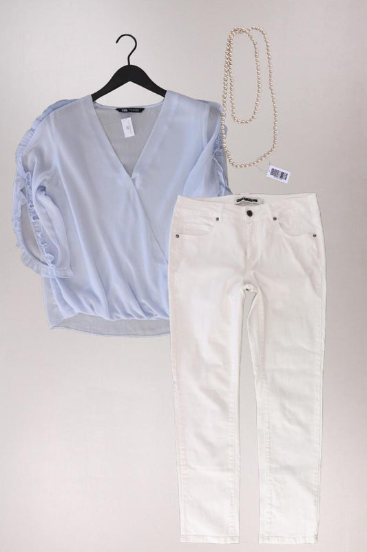 Second Hand Outfit Größe M mit Zara Regular Bluse in Gr. M und Halskette