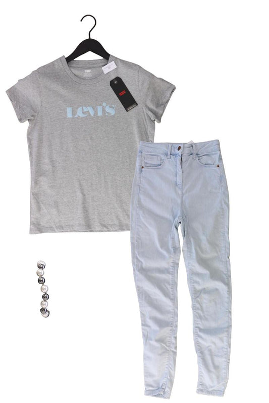 Second Hand Outfit Größe S mit Levi's Printshirt in Gr. S und Armband