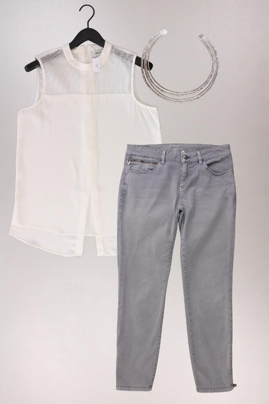 Second Hand Outfit Größe M mit Ärmellose Bluse in Gr. 40 und Halskette