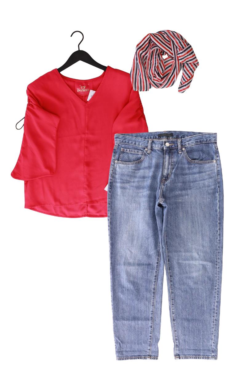 Second Hand Outfit Größe S mit Gwynedds Oversize-Bluse in Gr. S und Tuch