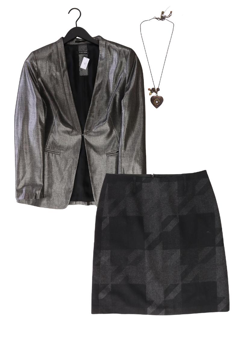 Second Hand Outfit Größe M mit Blacky Dress Longblazer in Gr. 40 und Halskette