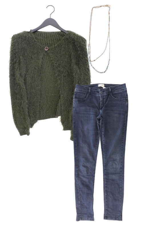 Second Hand Outfit Größe M mit Strickjacke in Gr. M und Halskette