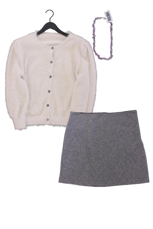 Second Hand Outfit Größe XL mit Monari Strickjacke in Gr. 44 und Halskette