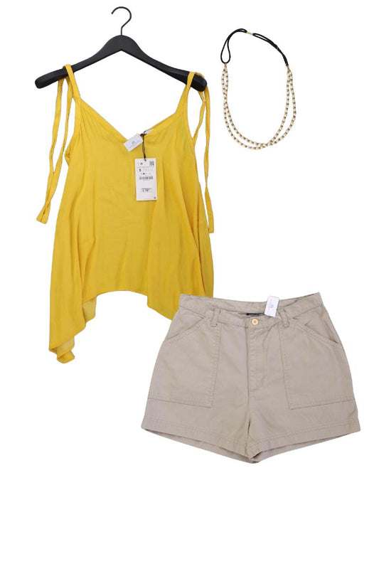 Second Hand Outfit Größe S mit Zara Spaghetti-Top in Gr. S und Accessoire