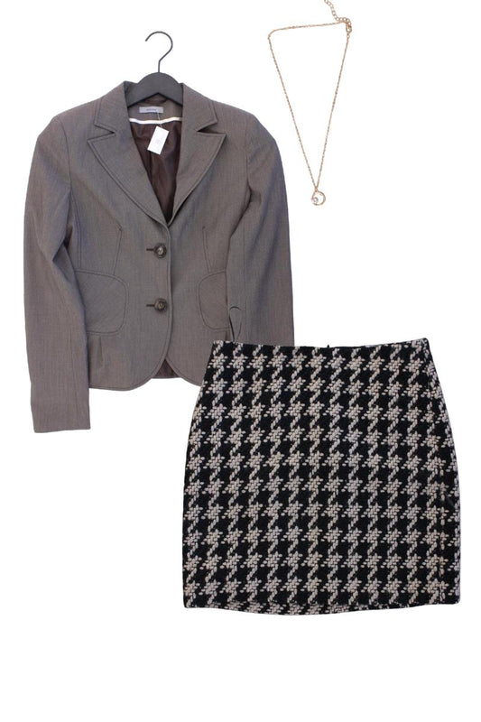 Second Hand Outfit Größe XS mit Montego Slim Blazer in Gr. 34 und Halskette