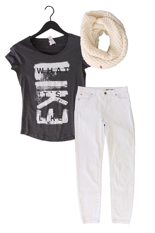 Second Hand Outfit Größe XS mit QS by s.Oliver Printshirt in Gr. XS und Schal