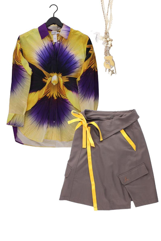 Second Hand Outfit Größe S mit Desigual Langarmbluse in Gr. S/M und Halskette