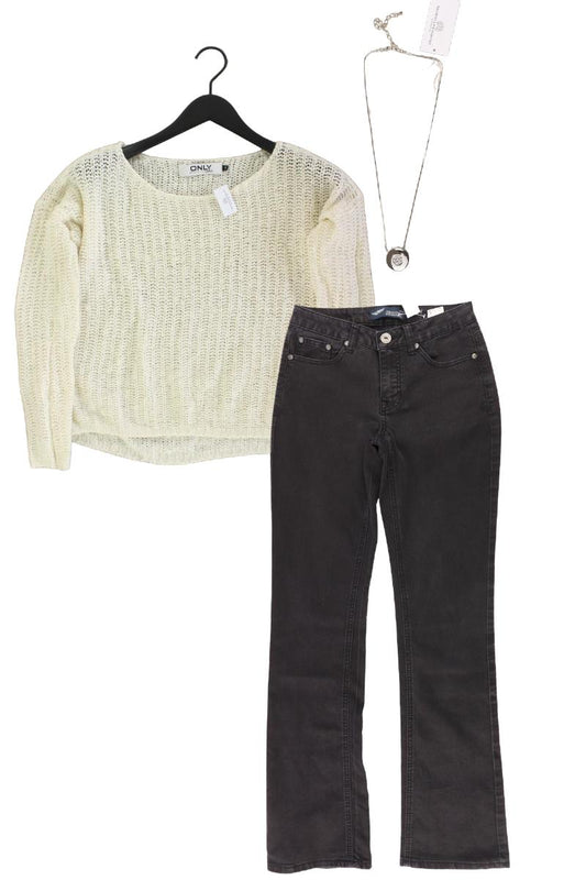 Second Hand Outfit Größe S mit Only Grobstrickpullover in Gr. S und Halskette