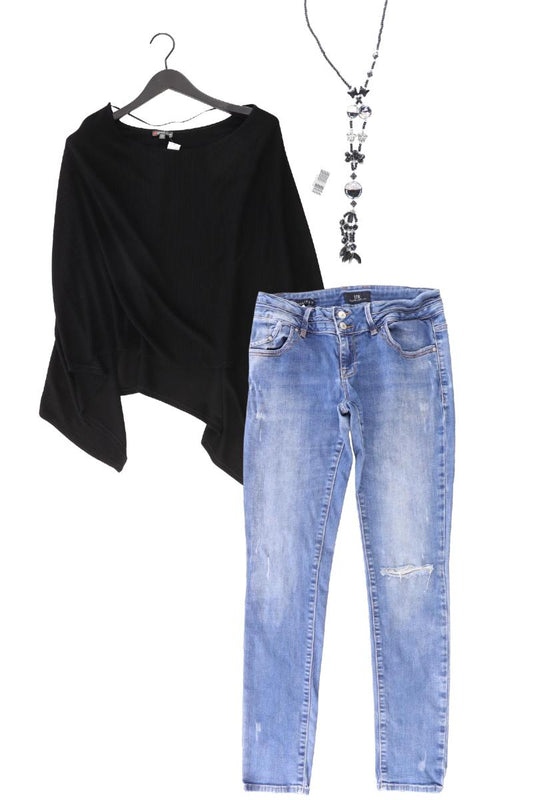 Second Hand Outfit Größe L mit Street One Poncho in Gr. OneSize und Halskette