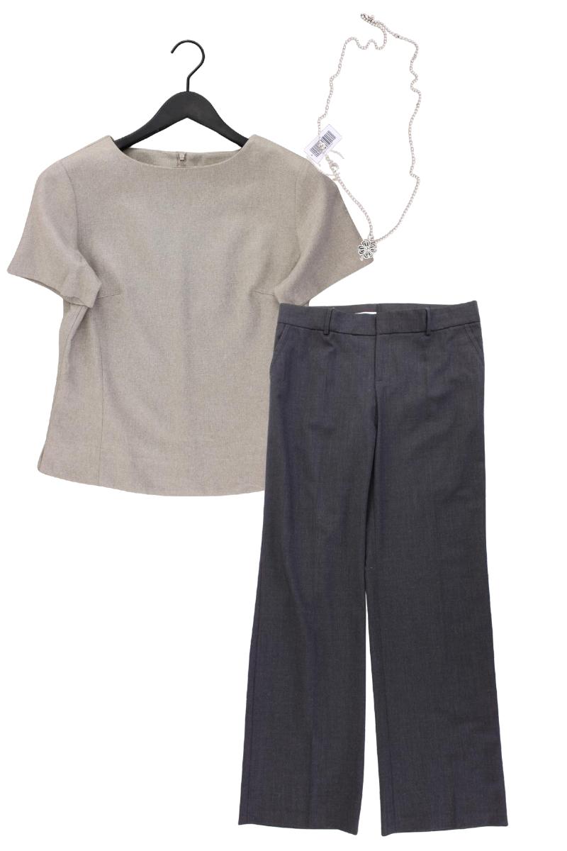 Second Hand Outfit Größe M mit Best Connections T-Shirt in Gr. 38 und Halskette