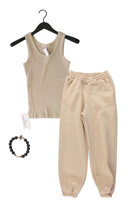 Second Hand Outfit Größe XS mit Uniqlo Trägertop in Gr. XS und Armband