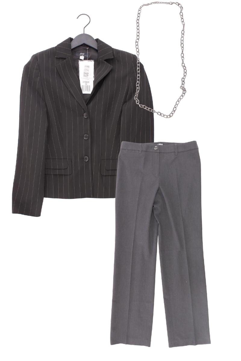 Second Hand Outfit Größe S mit Apart Classic Blazer in Gr. 36 und Halskette